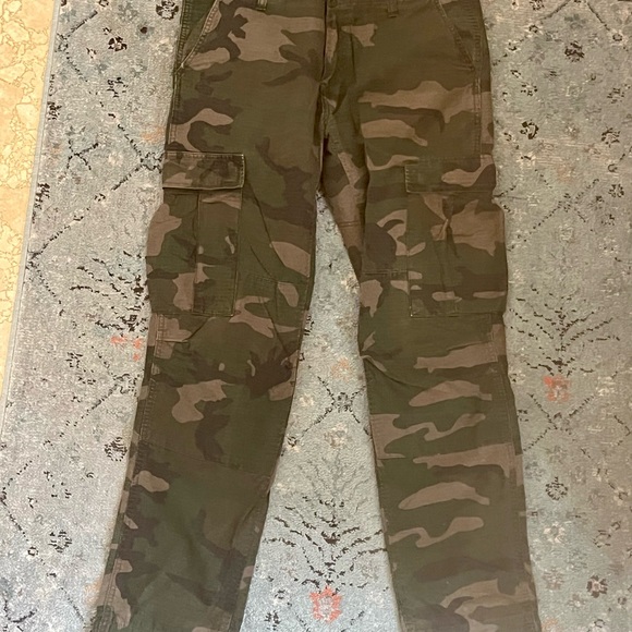 Carhartt WIP Green Camouflage Pants - Picture 5 of 5
